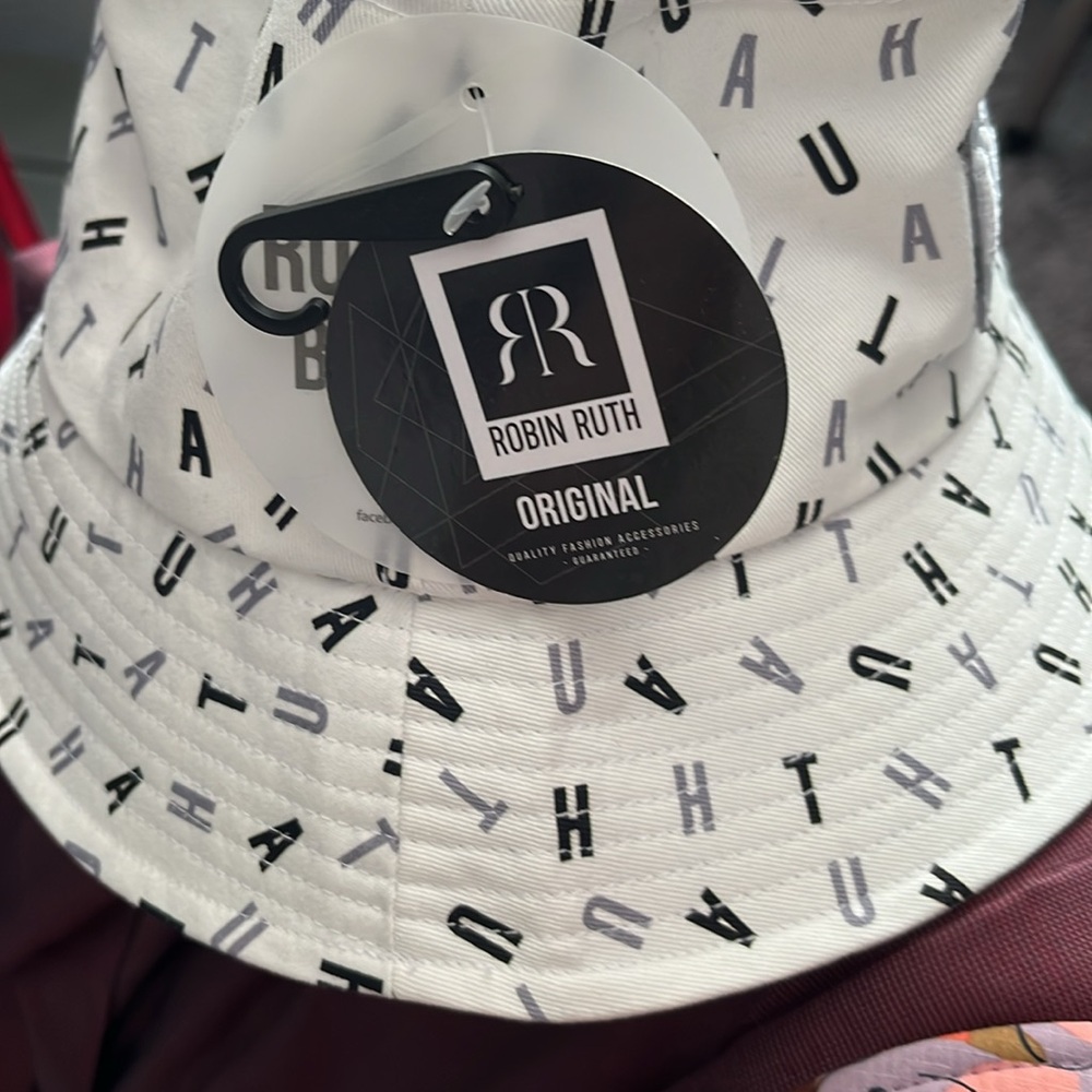 Robin Ruth Utah White Alphabet Print Bucket Hat crunch roll hat. - Picture 5 of 9